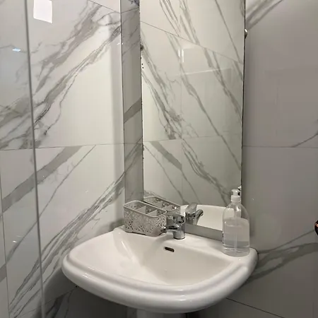 Fabio Rent House בית הארחה