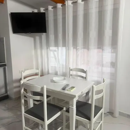 Fabio Rent House 3*