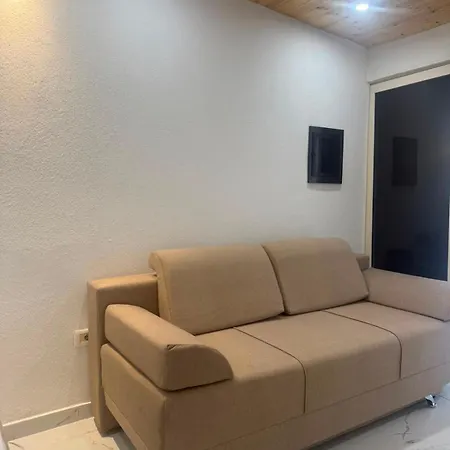 Πανσιόν Fabio Rent House 3*